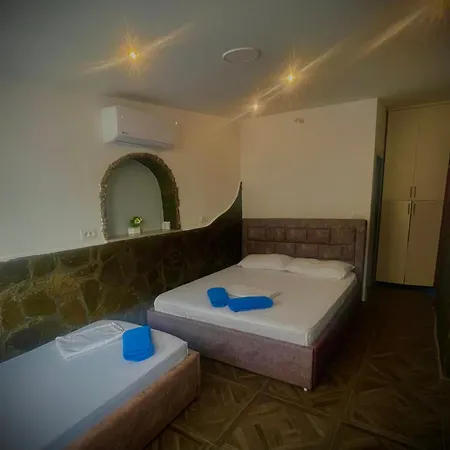 Ylli Guest house *